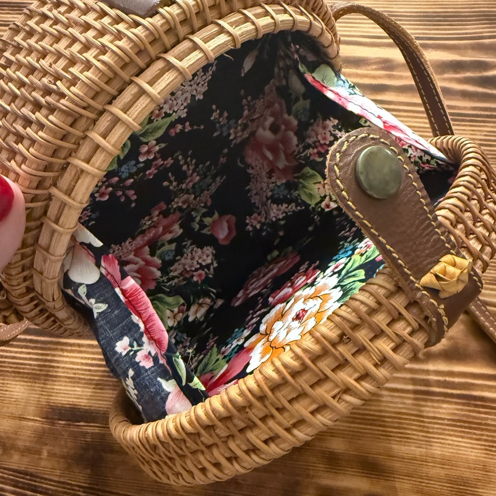 Round Rattan Woven Boho Bag - Picture 4 of 5